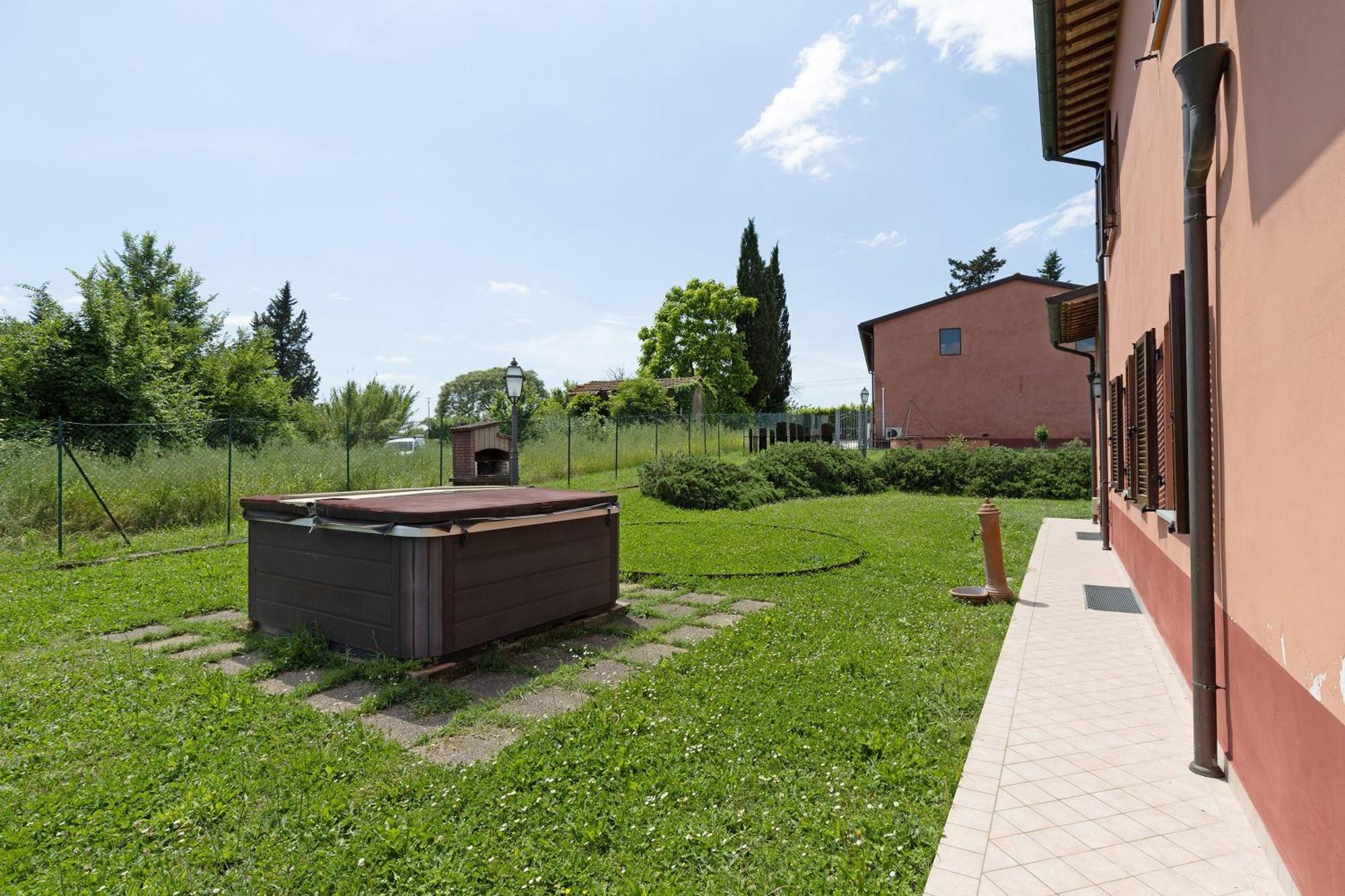 La Bettola Tavern Rooms Restaurant Montopoli in Val d'Arno Exterior photo